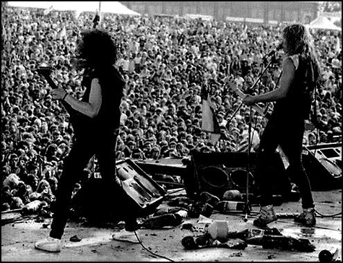 Metallica hraje na Monsters of Rock (17.8.1985) - Castle Donnington